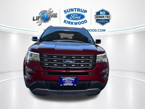 Used 2017 Ford Explorer XLT FWD image 10