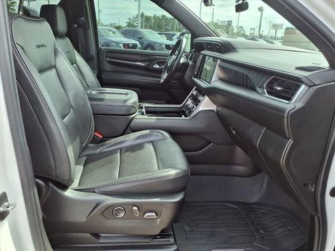 Used 2022 GMC Yukon XL Denali w/ Denali Ultimate Package image 20
