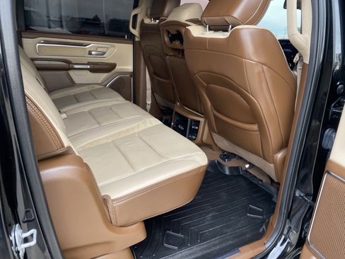 Used 2019 RAM 1500 Laramie image 11