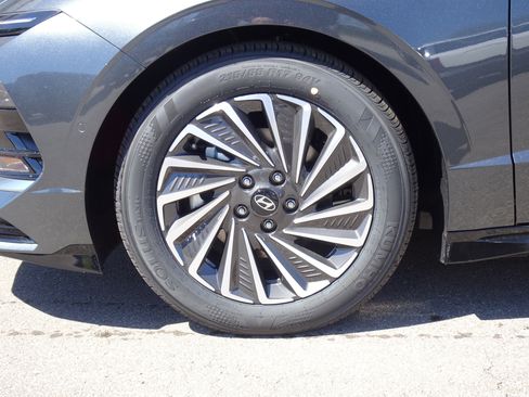 New 2026 Hyundai Sonata Limited FWD image 24