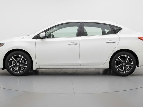 Used 2025 Nissan Sentra SV FWD image 5