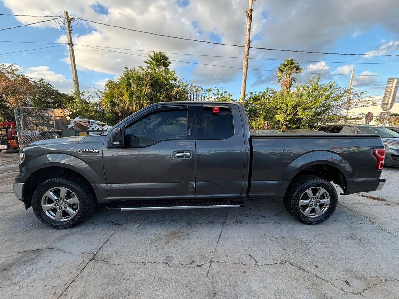 Used 2018 Ford F150 XLT w/ Equipment Group 301A Mid RWD image 2
