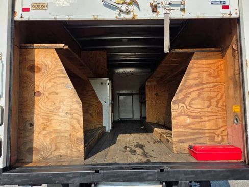 Used 2014 Chevrolet Express 3500 Extended RWD image 32