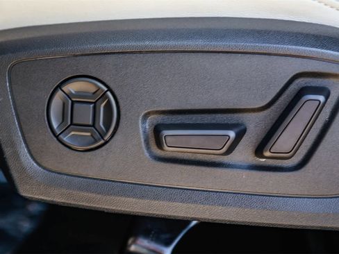 Used 2022 Audi Q3 2.0T Premium w/ Convenience Package image 22