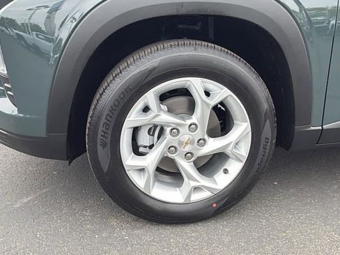 Used 2026 Chevrolet Trax LS w/ LS Convenience Package FWD image 9