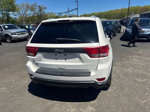 Used 2011 Jeep Grand Cherokee Laredo AWD/4WD image 11