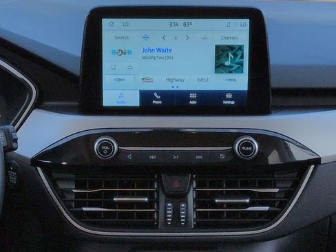 Certified 2022 Ford Escape SE w/ SE Sport Appearance Package image 18