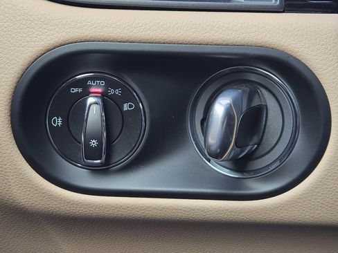 Certified 2026 Porsche Macan image 21