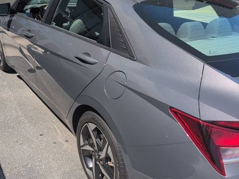 Used 2023 Hyundai Elantra SEL w/ Convenience Package FWD image 5