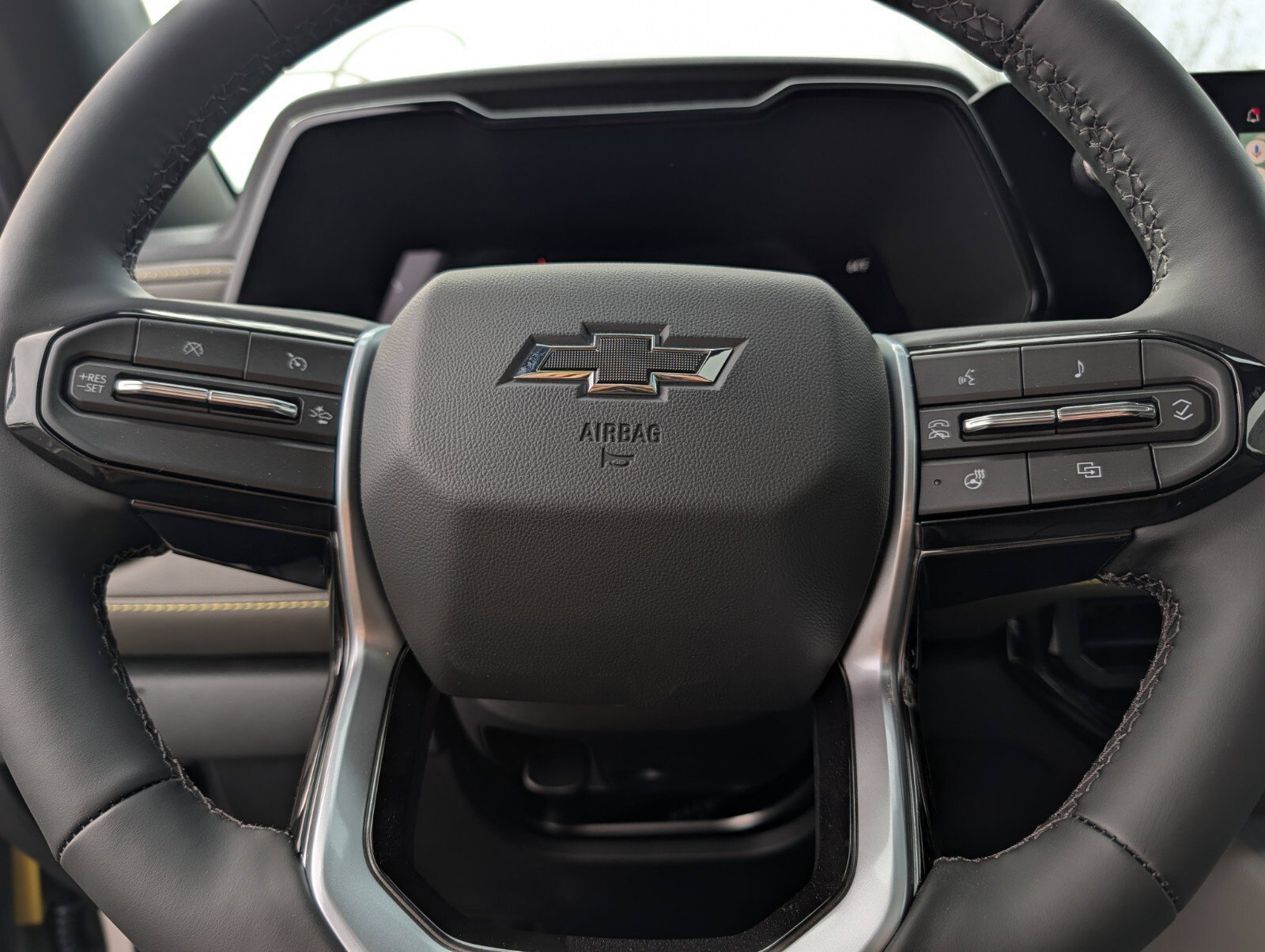 New 2026 Chevrolet Colorado ZR2 w/ Technology Package AWD/4WD image 35