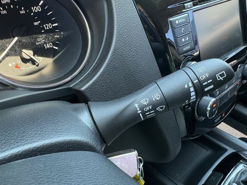 Used 2020 Nissan Rogue Sport S FWD image 32