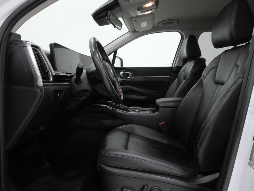 Used 2024 Kia Sorento S FWD image 12