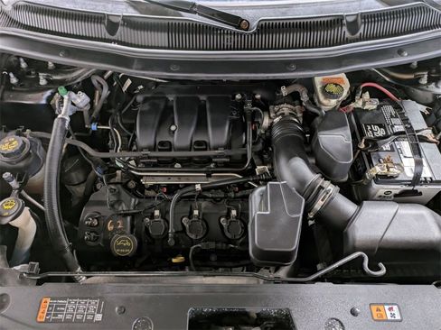 Used 2018 Ford Explorer XLT image 29