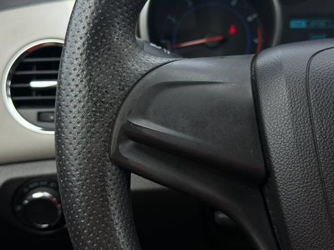 Used 2014 Chevrolet Cruze LS FWD image 22