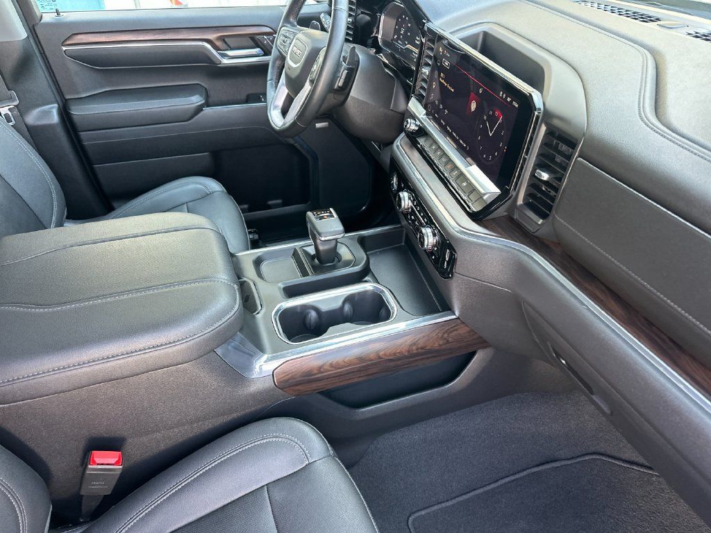 Used 2023 GMC Sierra 1500 SLT w/ SLT Premium Package RWD image 17