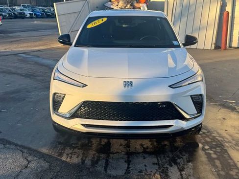 Used 2024 Buick Envista Sport Touring w/ Convenience I Package image 2