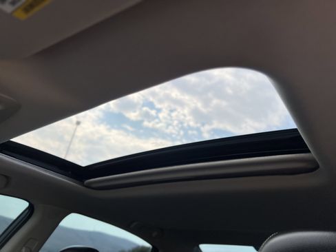 Used 2017 Nissan Altima 2.5 SL w/ Moonroof Package image 14