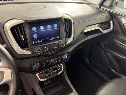 Used 2024 GMC Terrain SLT image 34