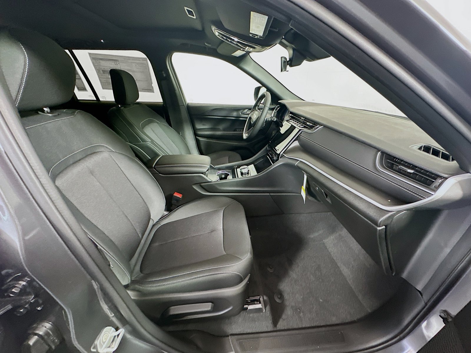 New 2026 Jeep Grand Cherokee Laredo X AWD/4WD image 29