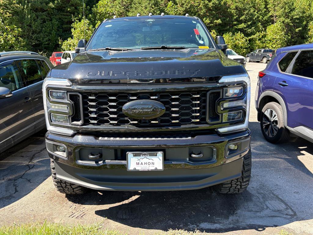 Used 2025 Ford F350 Platinum AWD/4WD image 2