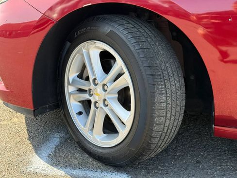 Used 2017 Chevrolet Cruze LT FWD image 11