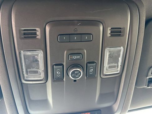 Used 2022 Chevrolet Tahoe LT w/ Luxury Package image 24