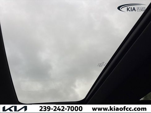 Used 2016 Ford Explorer XLT w/ Equipment Group 202A image 23