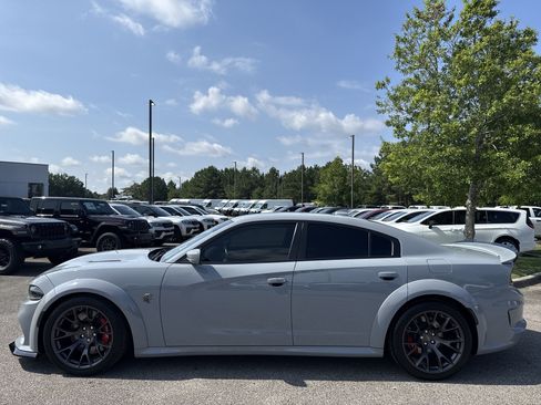 Used 2021 Dodge Charger SRT Hellcat RWD image 4