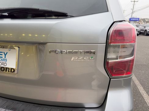 Used 2015 Subaru Forester 2.5i Premium w/ All-Weather Package image 10