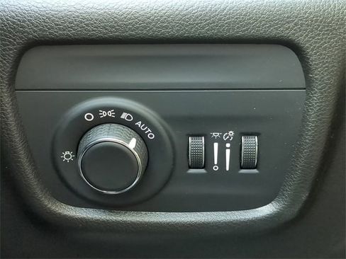 Used 2022 Jeep Grand Cherokee L Laredo w/ Luxury Tech Group I image 29