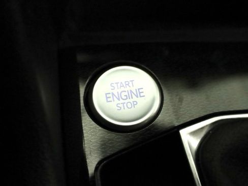 New 2026 Volkswagen Taos SE image 24