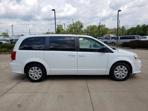 Used 2018 Dodge Grand Caravan SE w/ UConnect Hands-Free Group FWD image 7