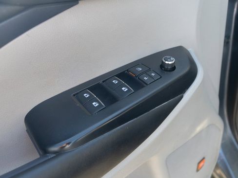 Used 2019 Toyota Highlander Limited Platinum image 16