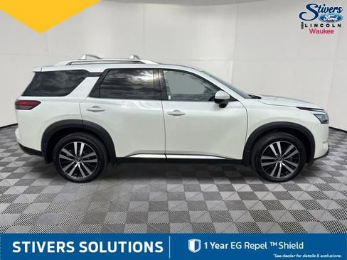 Used 2024 Nissan Pathfinder Platinum AWD/4WD image 5