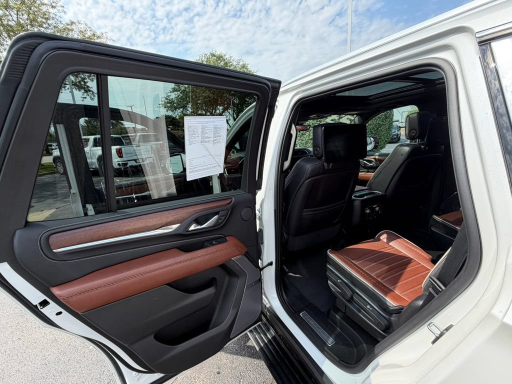 Certified 2023 GMC Yukon Denali Ultimate AWD/4WD image 38