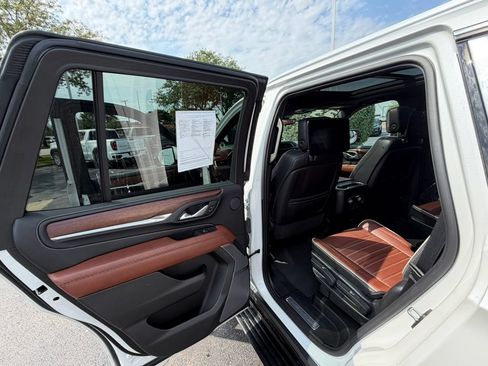 Certified 2023 GMC Yukon Denali Ultimate AWD/4WD image 38