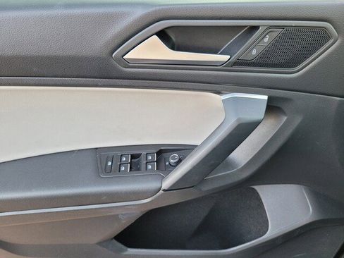 Used 2019 Volkswagen Tiguan SE image 24
