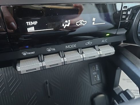 Used 2025 Toyota Tacoma SR5 image 63