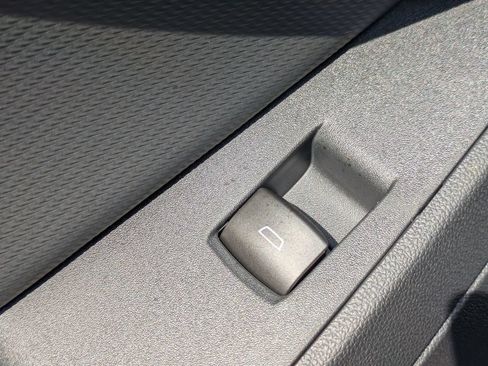 New 2026 Chevrolet Equinox LT w/ Safety and Technology Package FWD image 25