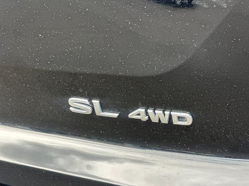 Used 2023 Nissan Pathfinder SL AWD/4WD image 33