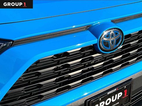 Used 2020 Toyota RAV4 XLE w/ Convenience Package image 32