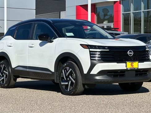 New 2026 Nissan Kicks SV w/ SV Premium Package image 2