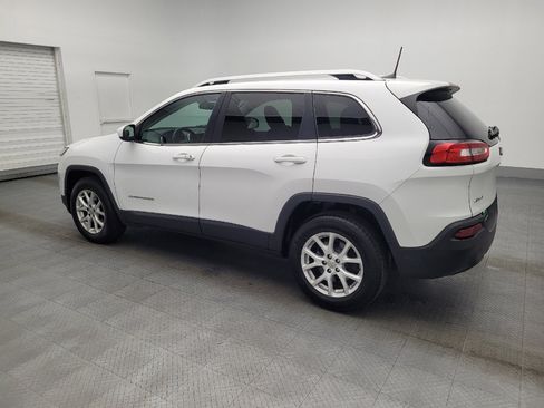 Used 2018 Jeep Cherokee Latitude Plus image 3