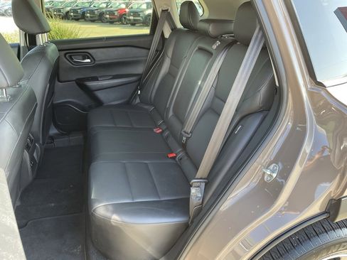 Certified 2024 Nissan Rogue SV w/ SV Premium Package image 17