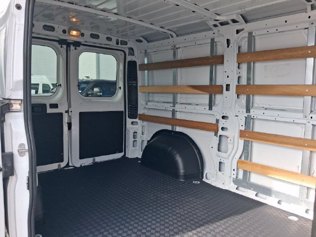 Used 2025 RAM ProMaster 2500 w/ U-Haul Equipment Group FWD image 8