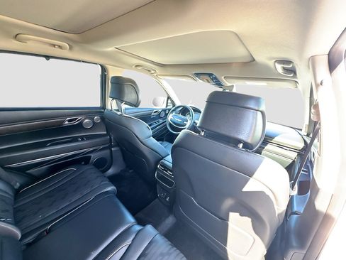 Used 2021 Genesis GV80 2.5T w/ Advanced Package 02 image 30