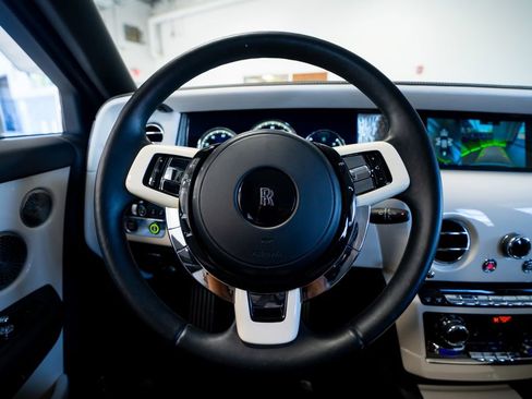 Used 2019 Rolls-Royce Phantom Sedan RWD image 29