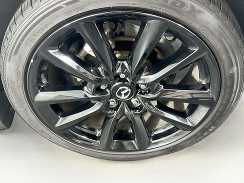 Used 2024 MAZDA MAZDA3 s FWD image 11