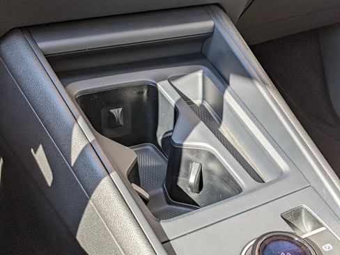 New 2025 Volkswagen Tiguan SE image 20