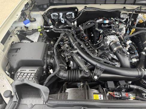 New 2025 Ford Bronco Badlands image 40